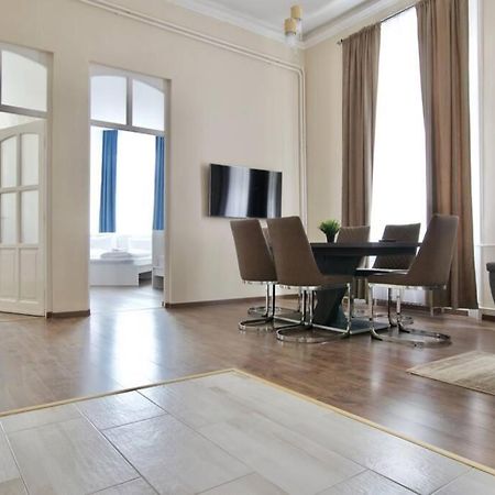 Premium Apartment By Hi5-Vaci Str. 3 Bedroom Budapeste Exterior foto