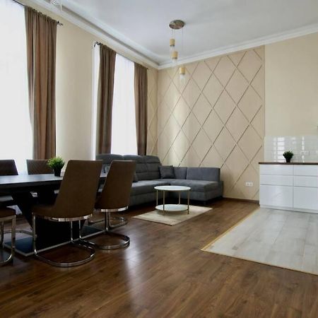 Premium Apartment By Hi5-Vaci Str. 3 Bedroom Budapeste Exterior foto