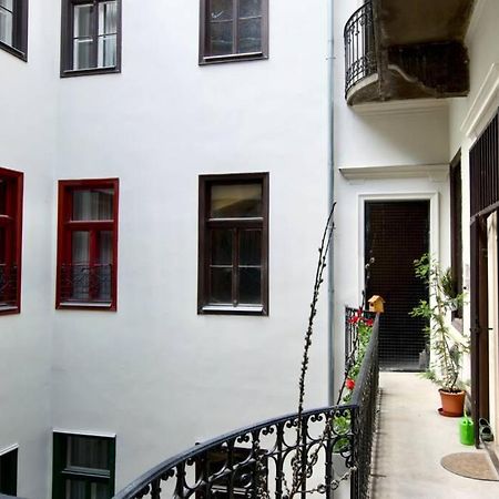 Premium Apartment By Hi5-Vaci Str. 3 Bedroom Budapeste Exterior foto