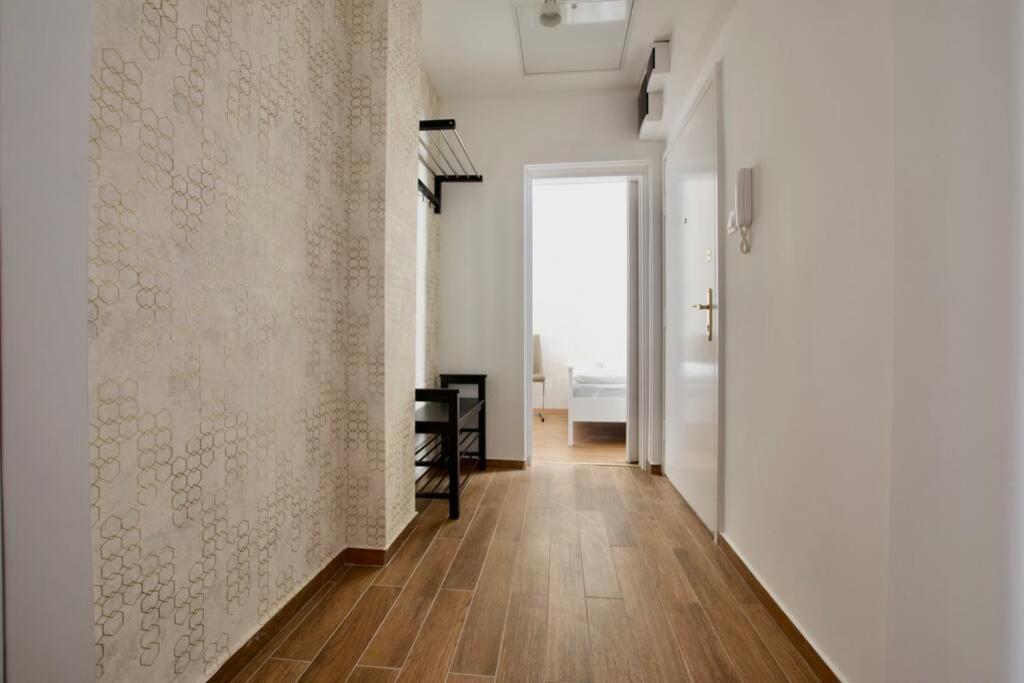 Premium Apartment By Hi5-Vaci Str. 3 Bedroom Budapeste Exterior foto