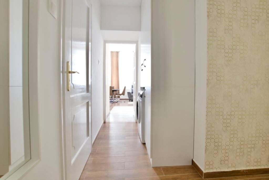 Premium Apartment By Hi5-Vaci Str. 3 Bedroom Budapeste Exterior foto